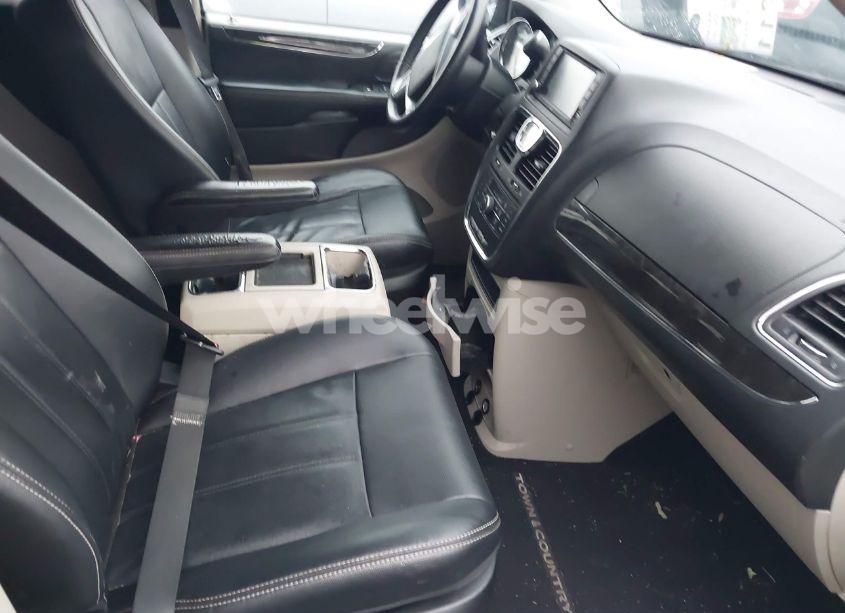 Photo 5 of 2014 Chrysler Town & COUNTRY TOURING (VIN 2C4RC1BG0ER113202)