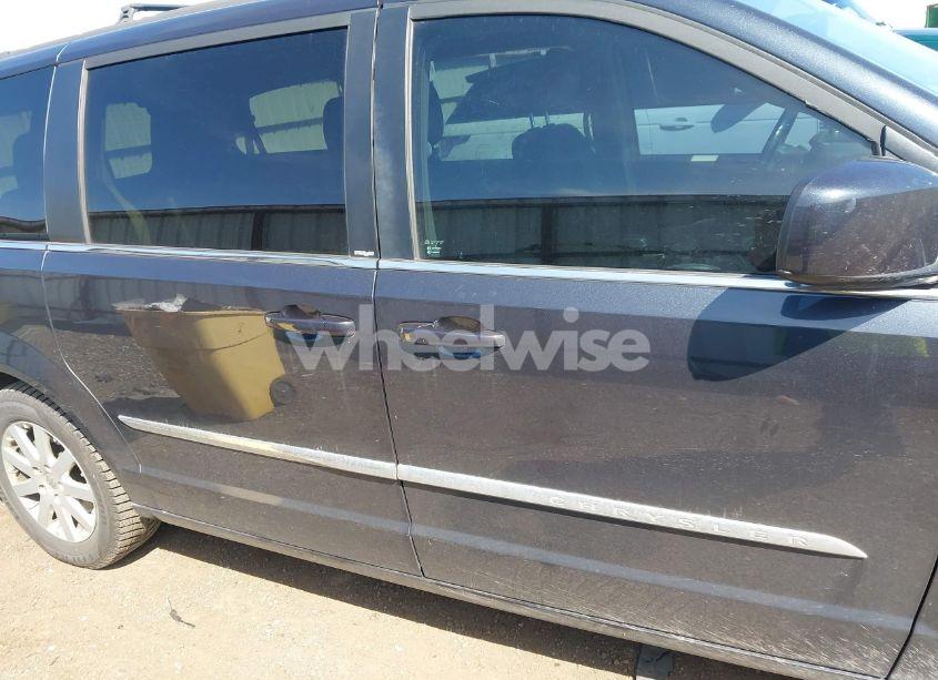 Photo 13 of 2014 Chrysler Town & COUNTRY TOURING (VIN 2C4RC1BG0ER156227)