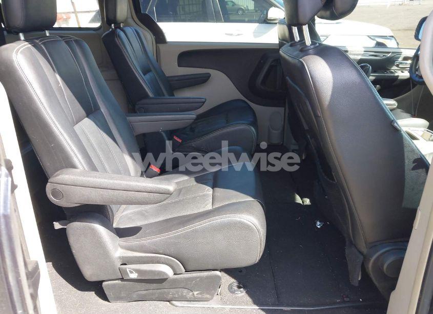 Photo 8 of 2014 Chrysler Town & COUNTRY TOURING (VIN 2C4RC1BG0ER156227)