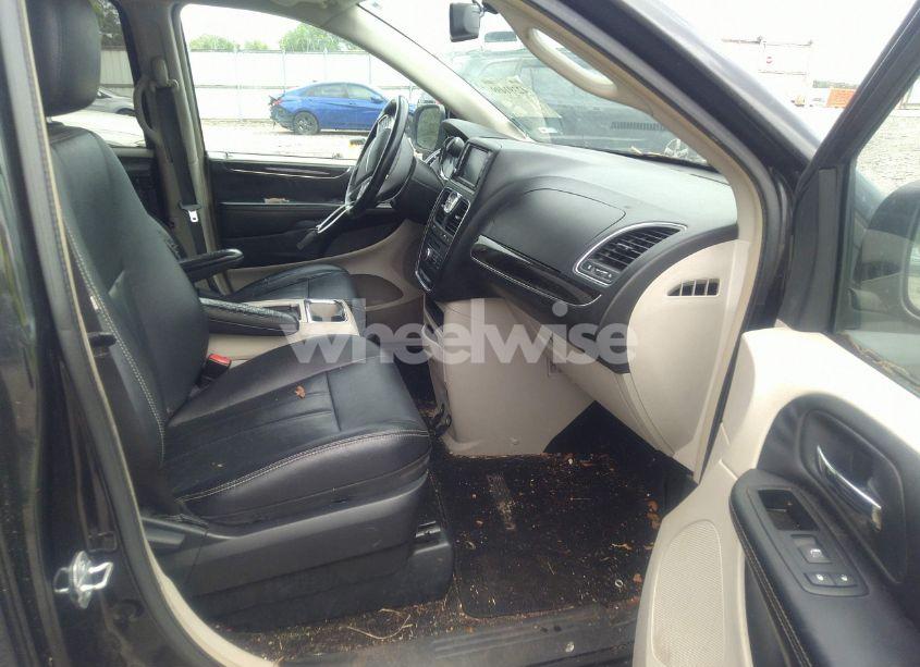 Photo 5 of 2014 Chrysler Town & COUNTRY TOURING (VIN 2C4RC1BG0ER195240)