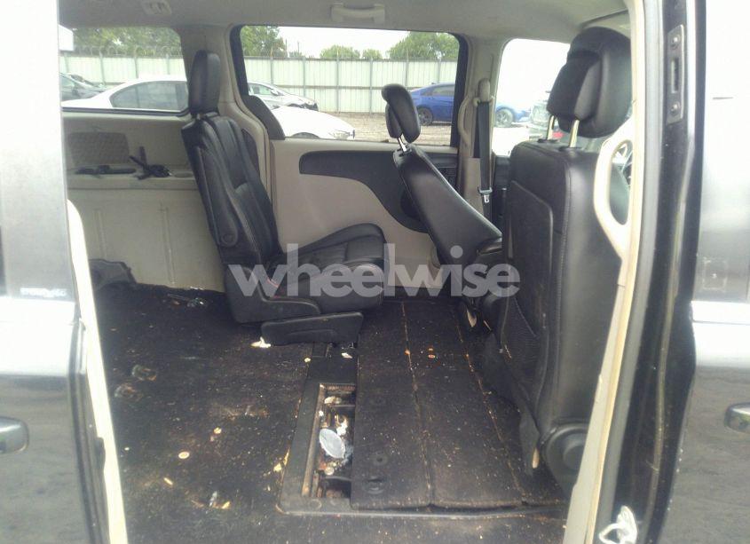 Photo 8 of 2014 Chrysler Town & COUNTRY TOURING (VIN 2C4RC1BG0ER195240)