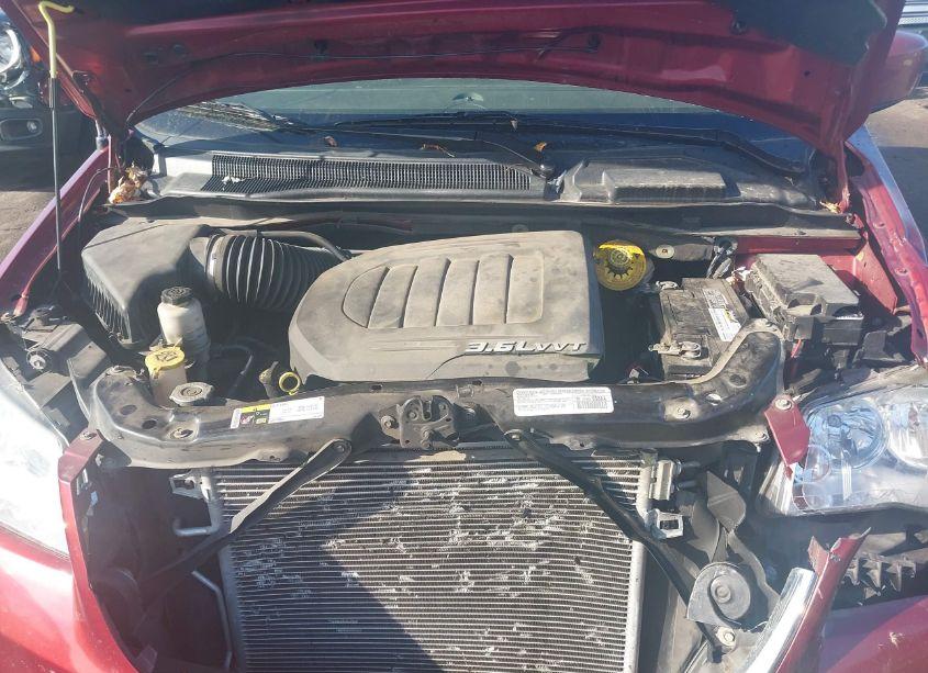 Photo 10 of 2014 Chrysler Town & COUNTRY TOURING (VIN 2C4RC1BG0ER198736)