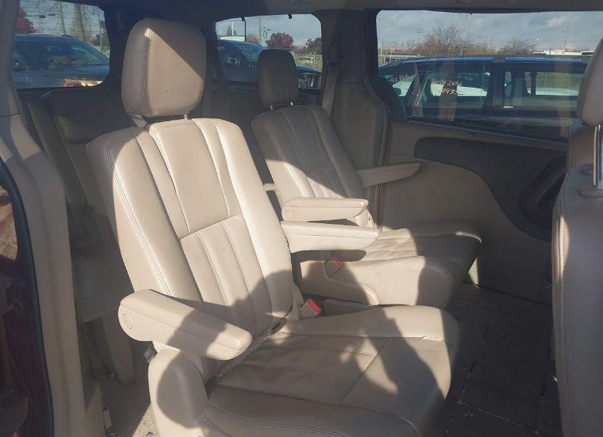 Photo 8 of 2014 Chrysler Town & COUNTRY TOURING (VIN 2C4RC1BG0ER198736)