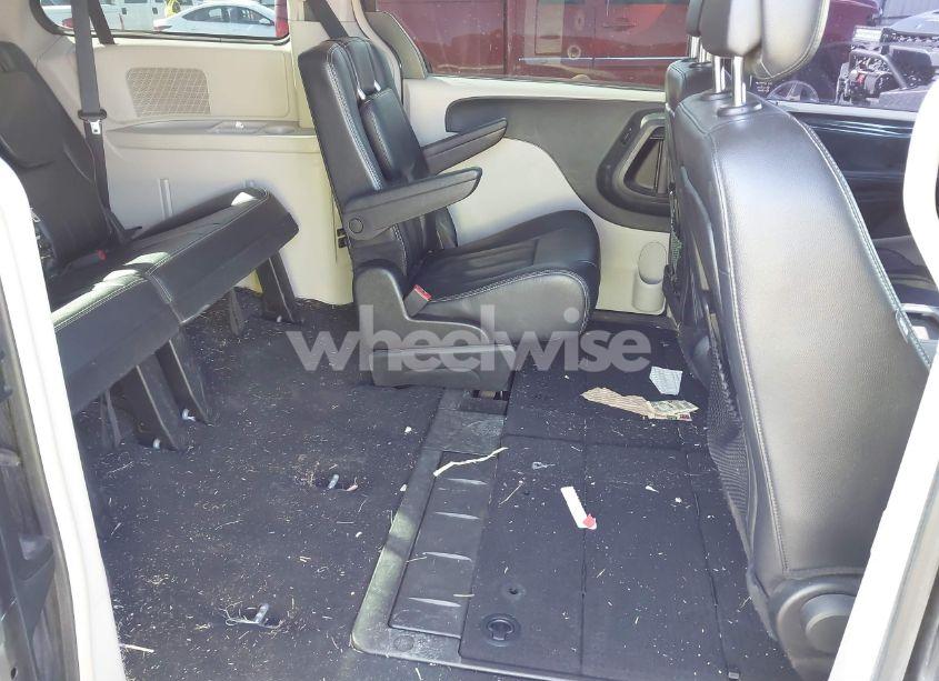 Photo 8 of 2014 Chrysler Town & COUNTRY TOURING (VIN 2C4RC1BG0ER208505)
