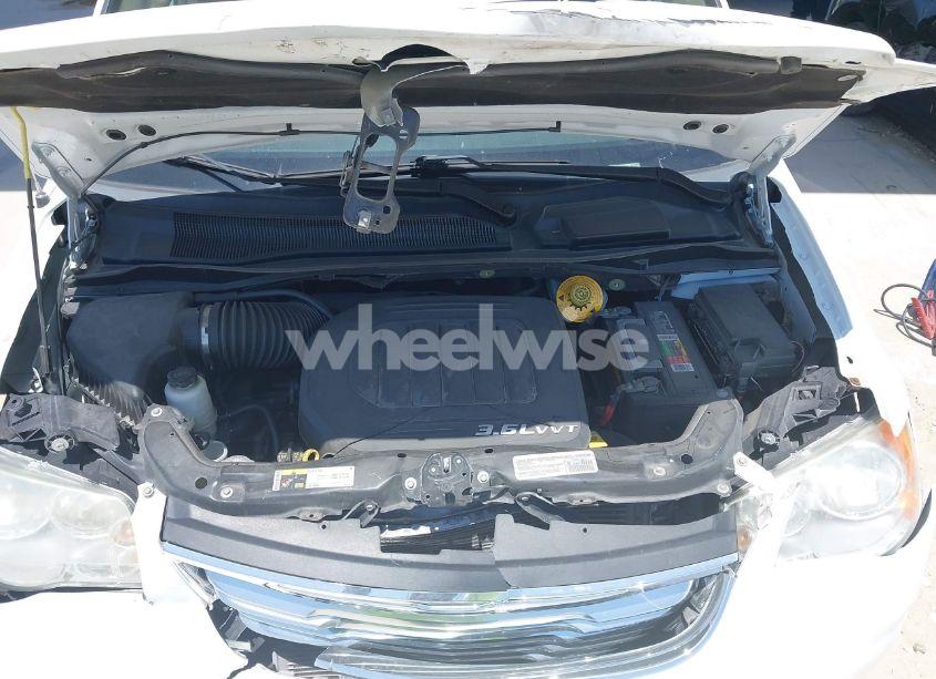 Photo 10 of 2014 Chrysler Town & COUNTRY TOURING (VIN 2C4RC1BG0ER216281)