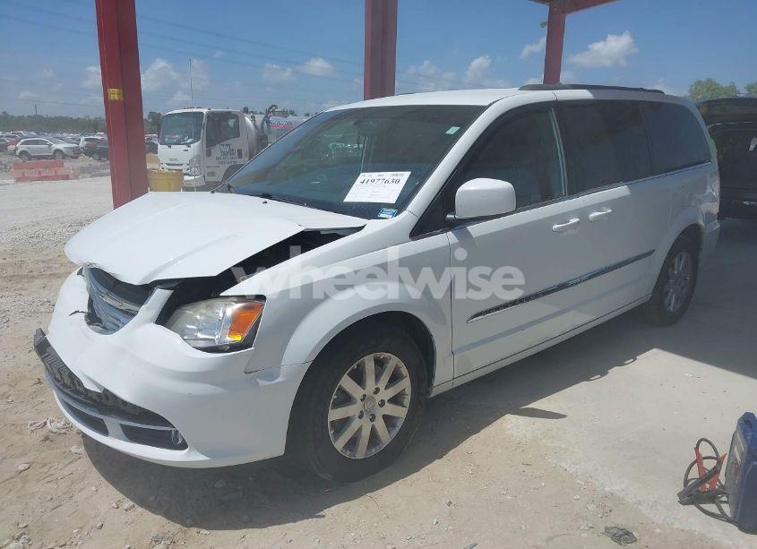 Photo 2 of 2014 Chrysler Town & COUNTRY TOURING (VIN 2C4RC1BG0ER216281)