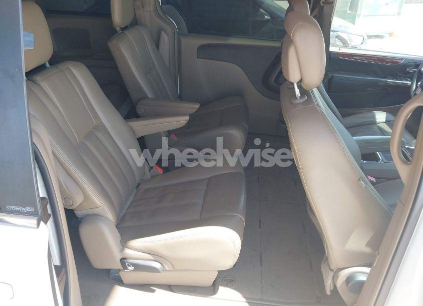 Photo 8 of 2014 Chrysler Town & COUNTRY TOURING (VIN 2C4RC1BG0ER216281)