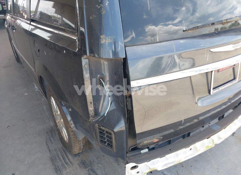 Photo 13 of 2014 Chrysler Town & COUNTRY TOURING (VIN 2C4RC1BG0ER218290)