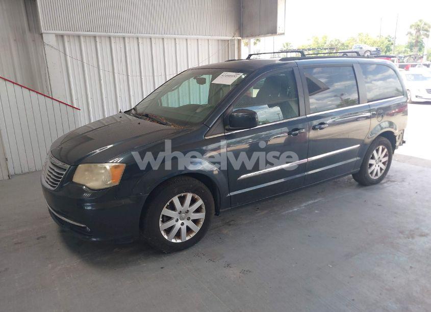 Photo 2 of 2014 Chrysler Town & COUNTRY TOURING (VIN 2C4RC1BG0ER218290)