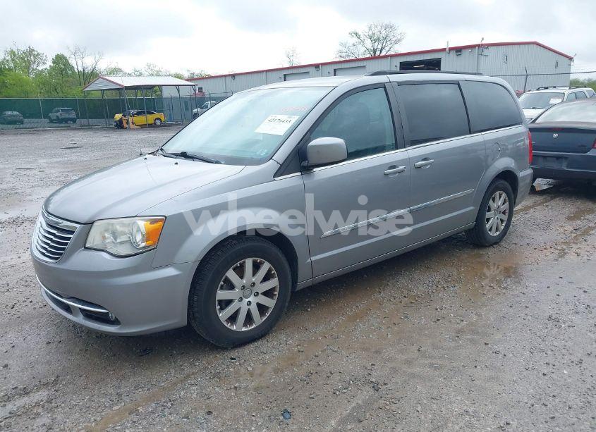 Photo 2 of 2014 Chrysler Town & COUNTRY TOURING (VIN 2C4RC1BG0ER247062)