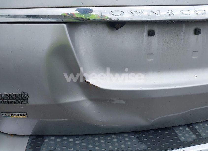 Photo 6 of 2014 Chrysler Town & COUNTRY TOURING (VIN 2C4RC1BG0ER247062)