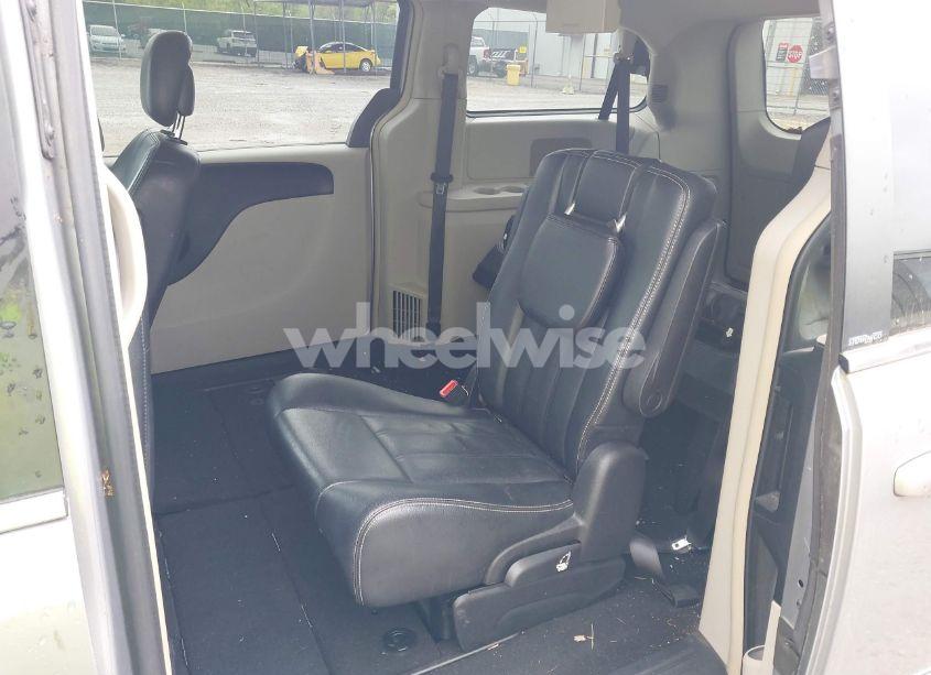 Photo 8 of 2014 Chrysler Town & COUNTRY TOURING (VIN 2C4RC1BG0ER247062)