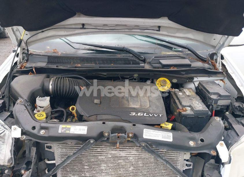 Photo 10 of 2014 Chrysler Town & COUNTRY TOURING (VIN 2C4RC1BG0ER255596)