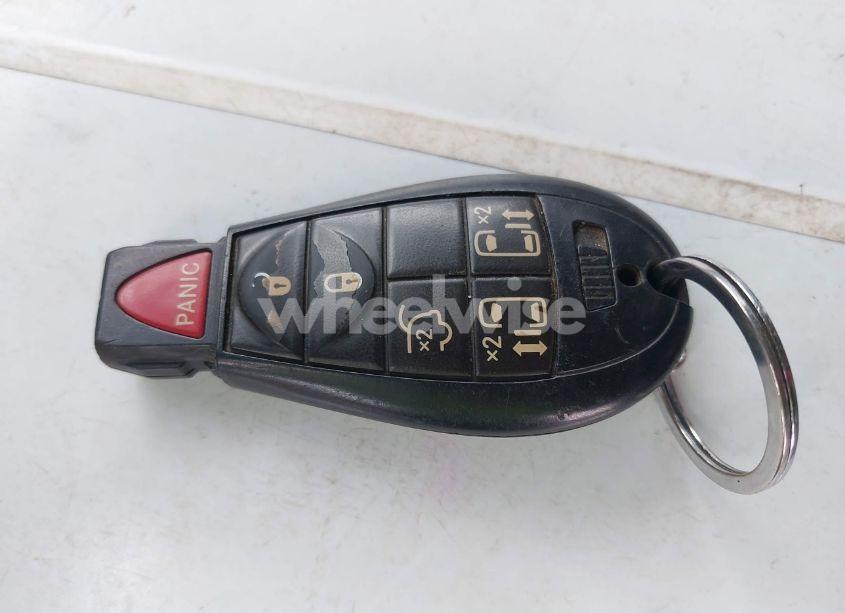 Photo 11 of 2014 Chrysler Town & COUNTRY TOURING (VIN 2C4RC1BG0ER255596)