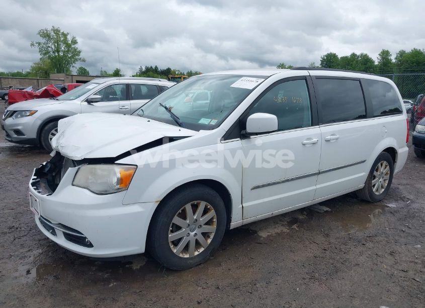 Photo 2 of 2014 Chrysler Town & COUNTRY TOURING (VIN 2C4RC1BG0ER255596)