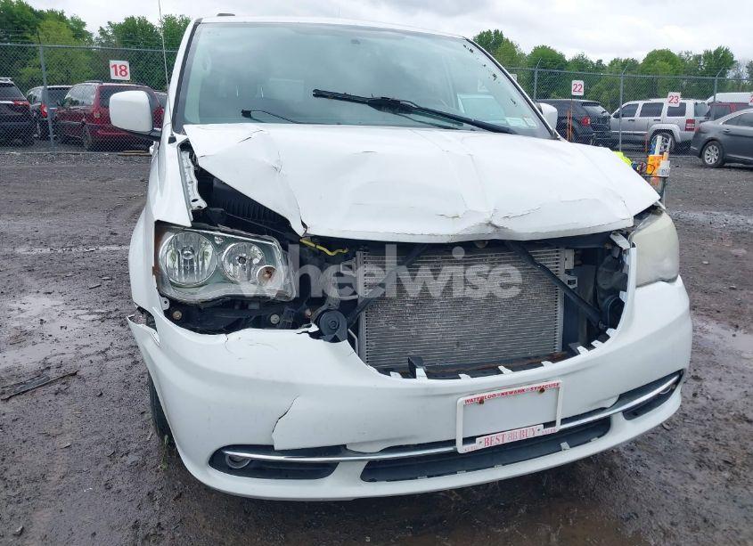 Photo 6 of 2014 Chrysler Town & COUNTRY TOURING (VIN 2C4RC1BG0ER255596)