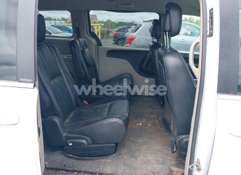 Photo 8 of 2014 Chrysler Town & COUNTRY TOURING (VIN 2C4RC1BG0ER255596)