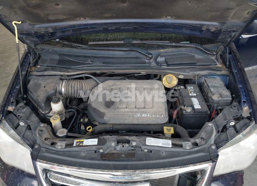 Photo 10 of 2014 Chrysler Town & COUNTRY TOURING (VIN 2C4RC1BG0ER259583)