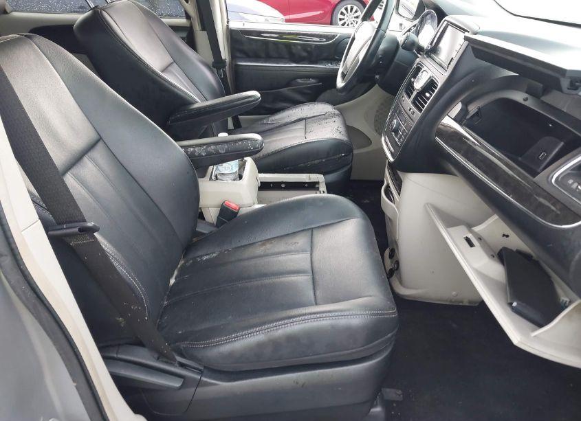 Photo 5 of 2014 Chrysler Town & COUNTRY TOURING (VIN 2C4RC1BG0ER269577)