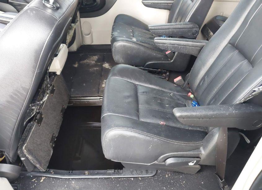 Photo 8 of 2014 Chrysler Town & COUNTRY TOURING (VIN 2C4RC1BG0ER269577)