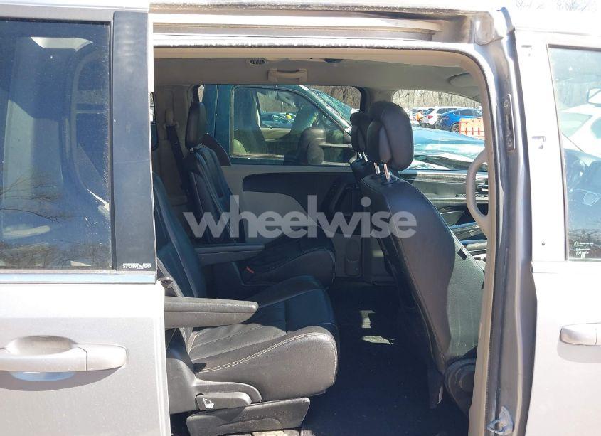 Photo 8 of 2014 Chrysler Town & COUNTRY TOURING (VIN 2C4RC1BG0ER271362)