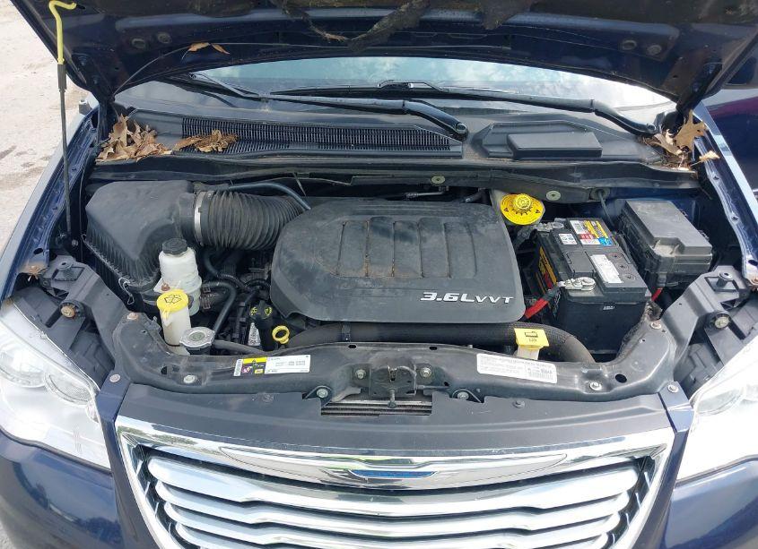 Photo 10 of 2014 Chrysler Town & COUNTRY TOURING (VIN 2C4RC1BG0ER285021)