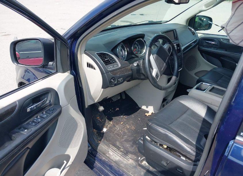 Photo 5 of 2014 Chrysler Town & COUNTRY TOURING (VIN 2C4RC1BG0ER285021)