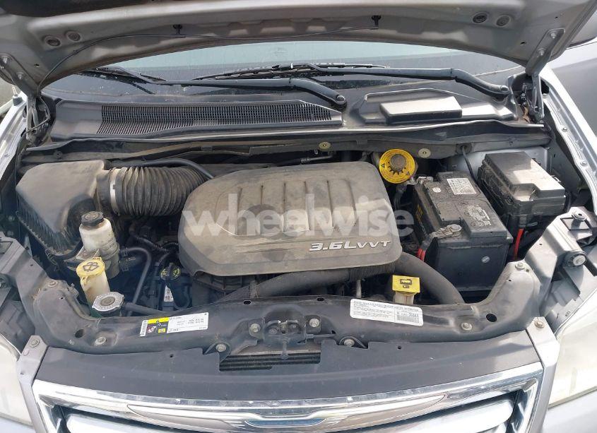 Photo 10 of 2014 Chrysler Town & COUNTRY TOURING (VIN 2C4RC1BG0ER292356)