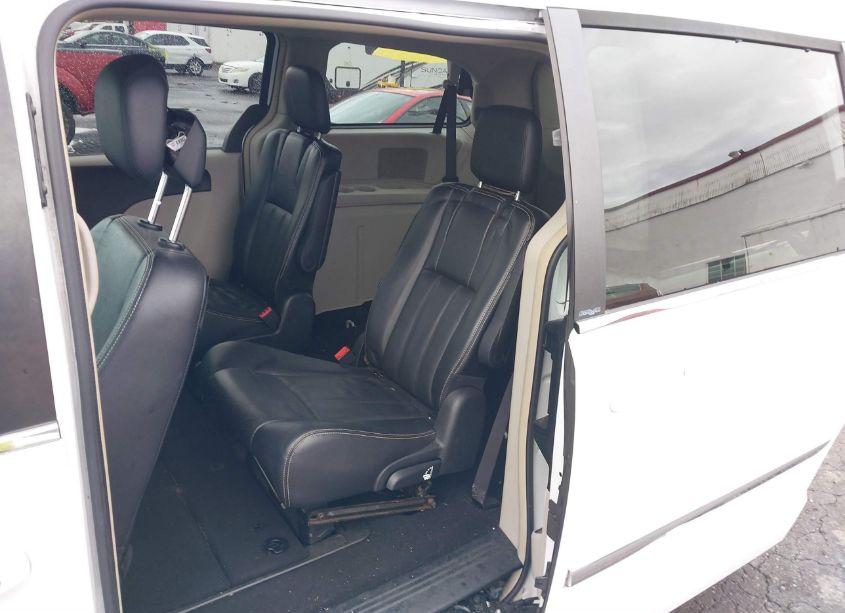 Photo 8 of 2014 Chrysler Town & COUNTRY TOURING (VIN 2C4RC1BG0ER306921)