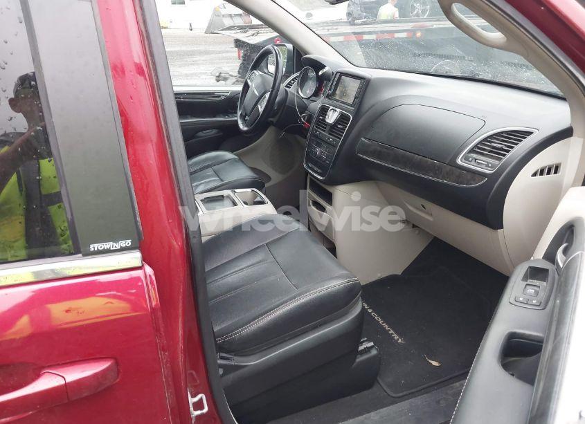 Photo 5 of 2014 Chrysler Town & COUNTRY TOURING (VIN 2C4RC1BG0ER325856)