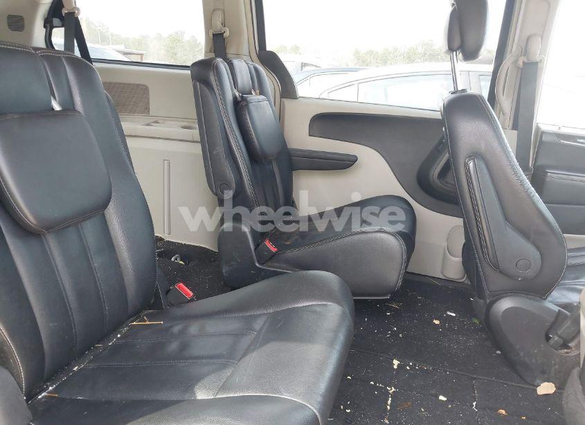 Photo 8 of 2014 Chrysler Town & COUNTRY TOURING (VIN 2C4RC1BG0ER382249)