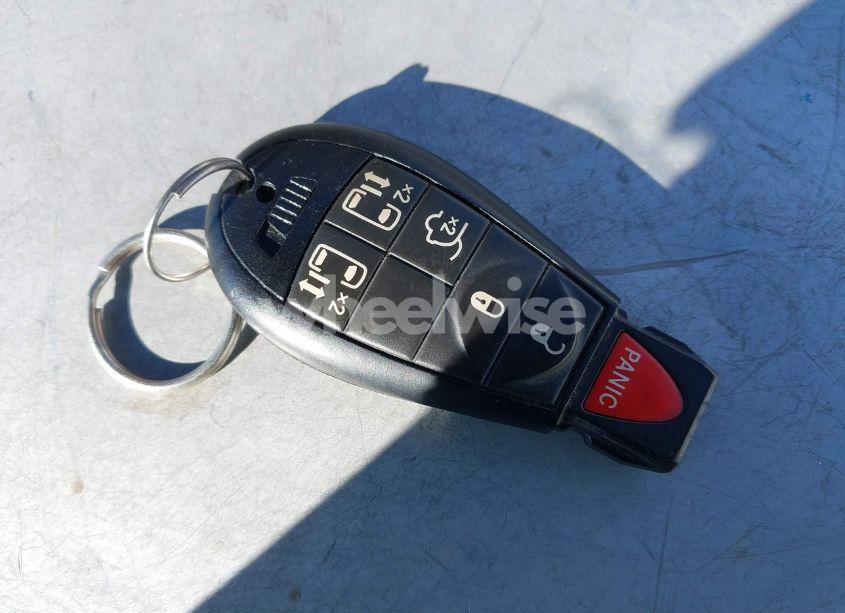 Photo 11 of 2014 Chrysler Town & COUNTRY TOURING (VIN 2C4RC1BG0ER382526)