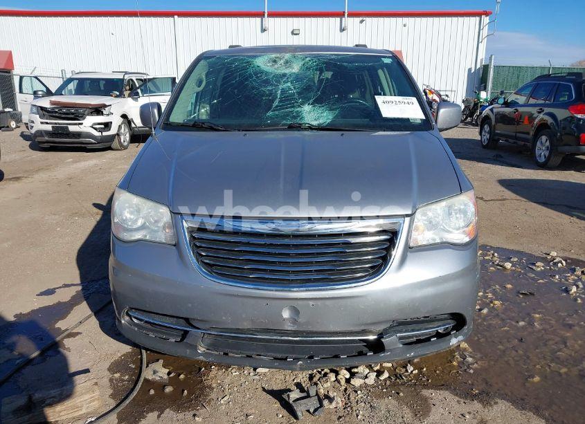 Photo 12 of 2014 Chrysler Town & COUNTRY TOURING (VIN 2C4RC1BG0ER382526)
