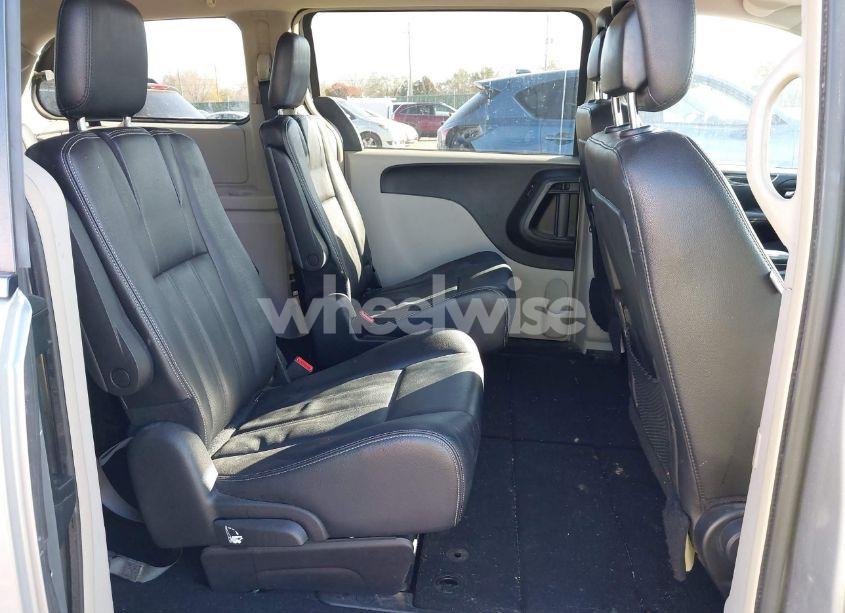 Photo 8 of 2014 Chrysler Town & COUNTRY TOURING (VIN 2C4RC1BG0ER382526)
