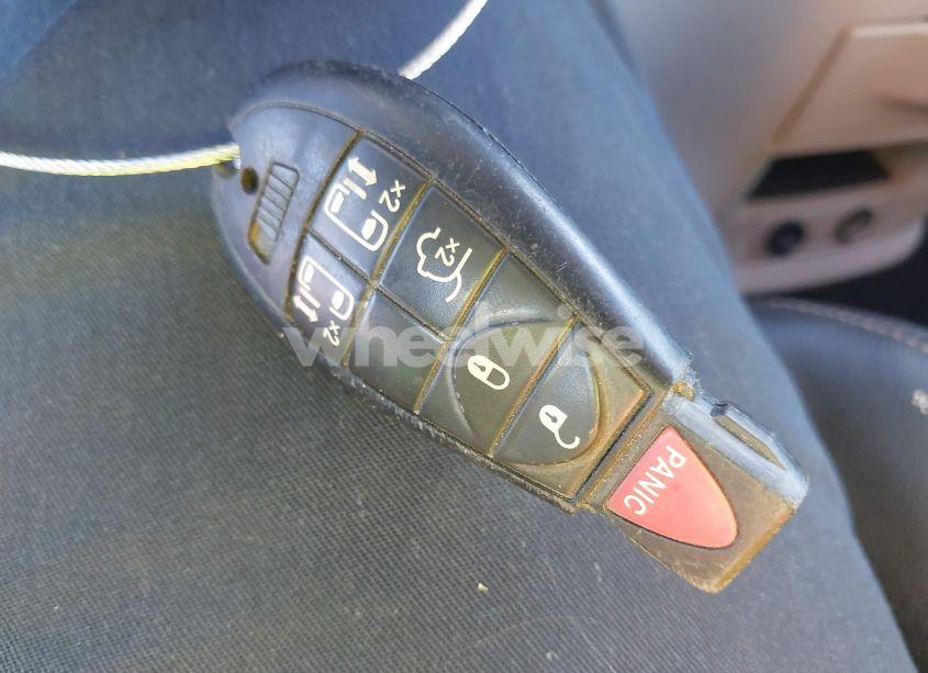 Photo 11 of 2014 Chrysler Town & COUNTRY TOURING (VIN 2C4RC1BG0ER403598)