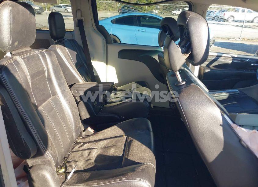 Photo 8 of 2014 Chrysler Town & COUNTRY TOURING (VIN 2C4RC1BG0ER403598)