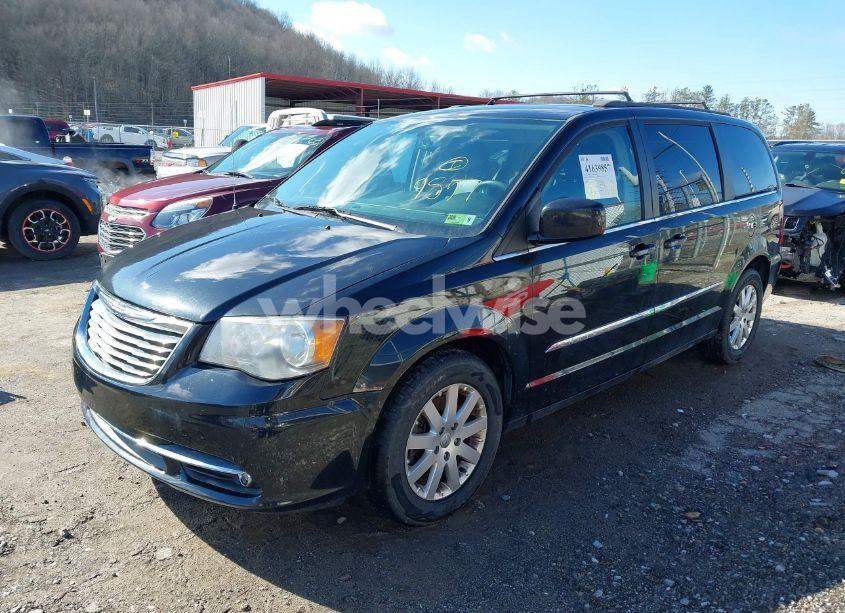Photo 2 of 2014 Chrysler Town & COUNTRY TOURING (VIN 2C4RC1BG0ER436469)