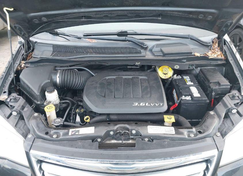 Photo 10 of 2014 Chrysler Town & COUNTRY TOURING (VIN 2C4RC1BG0ER449237)