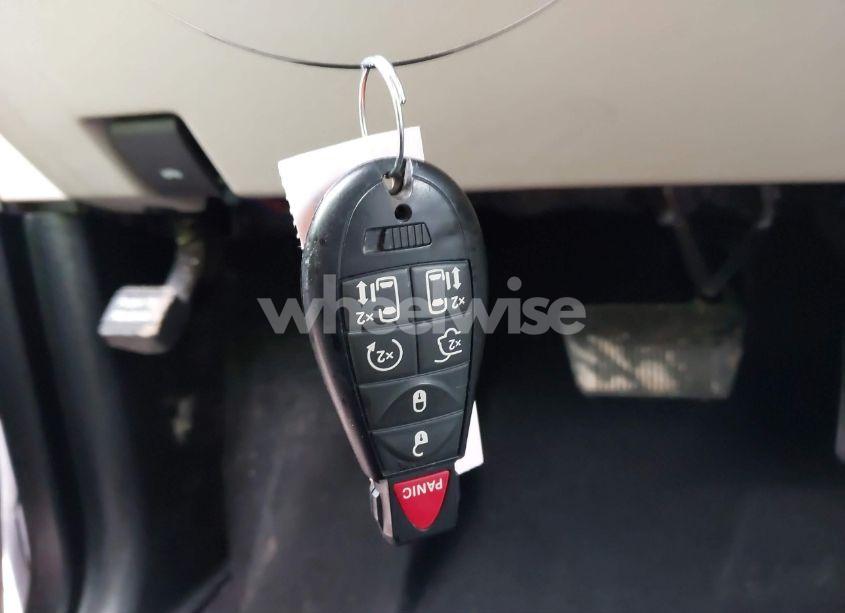 Photo 11 of 2014 Chrysler Town & COUNTRY TOURING (VIN 2C4RC1BG0ER460612)