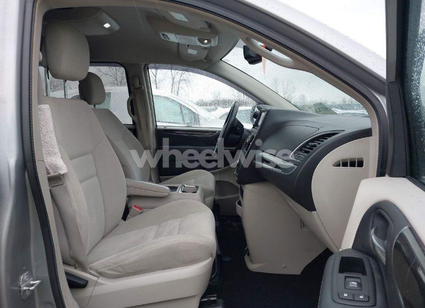 Photo 5 of 2014 Chrysler Town & COUNTRY TOURING (VIN 2C4RC1BG0ER460612)