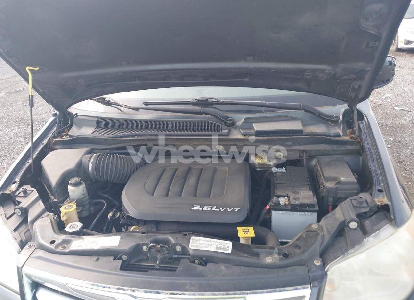 Photo 10 of 2014 Chrysler Town & COUNTRY TOURING (VIN 2C4RC1BG0ER461081)