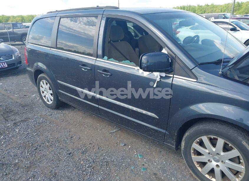 Photo 6 of 2014 Chrysler Town & COUNTRY TOURING (VIN 2C4RC1BG0ER461081)