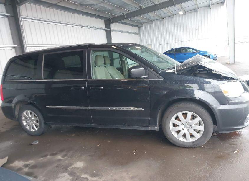 Photo 13 of 2014 Chrysler Town & COUNTRY TOURING (VIN 2C4RC1BG0ER464711)