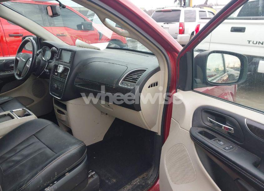 Photo 5 of 2015 Chrysler Town & COUNTRY TOURING (VIN 2C4RC1BG0FR515139)