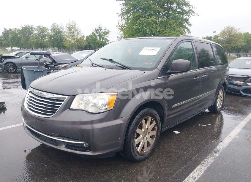Photo 2 of 2015 Chrysler Town & COUNTRY TOURING (VIN 2C4RC1BG0FR526139)