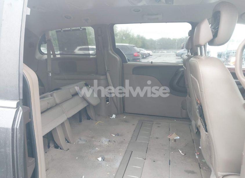 Photo 8 of 2015 Chrysler Town & COUNTRY TOURING (VIN 2C4RC1BG0FR526139)