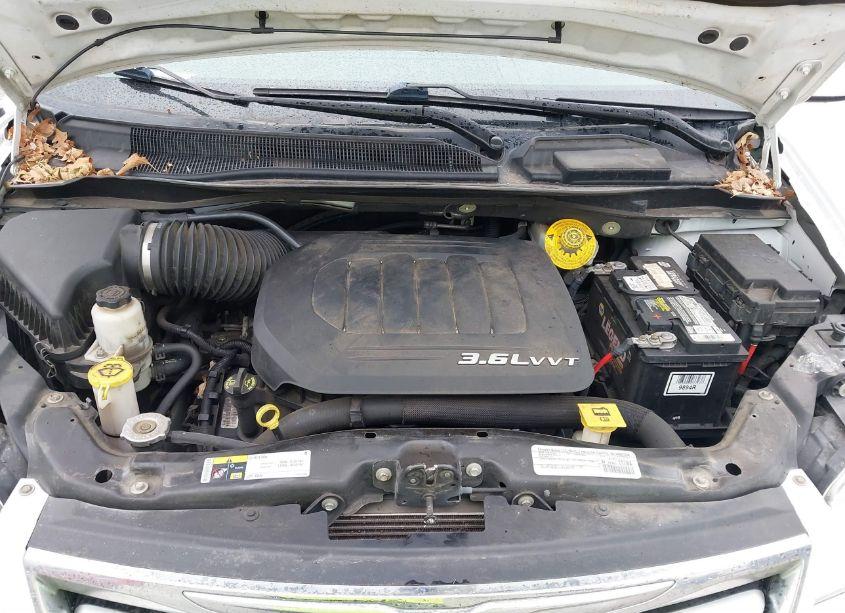 Photo 10 of 2015 Chrysler Town & COUNTRY TOURING (VIN 2C4RC1BG0FR544771)