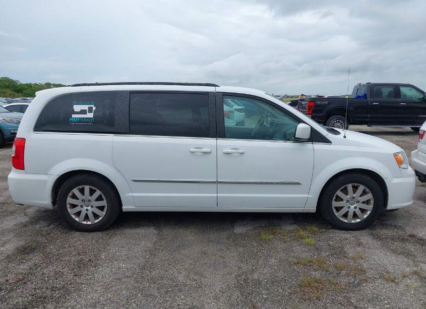 Photo 13 of 2015 Chrysler Town & COUNTRY TOURING (VIN 2C4RC1BG0FR544771)