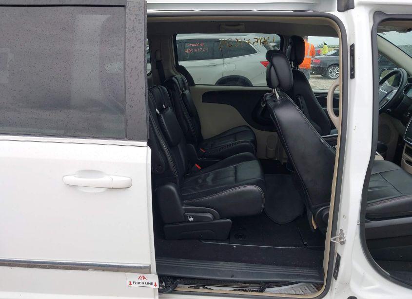 Photo 8 of 2015 Chrysler Town & COUNTRY TOURING (VIN 2C4RC1BG0FR544771)