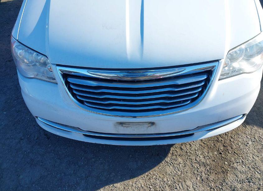 Photo 6 of 2015 Chrysler Town & COUNTRY TOURING (VIN 2C4RC1BG0FR545466)